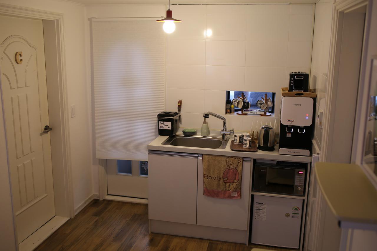 Bed and Breakfast Harrytage Сеул Экстерьер фото